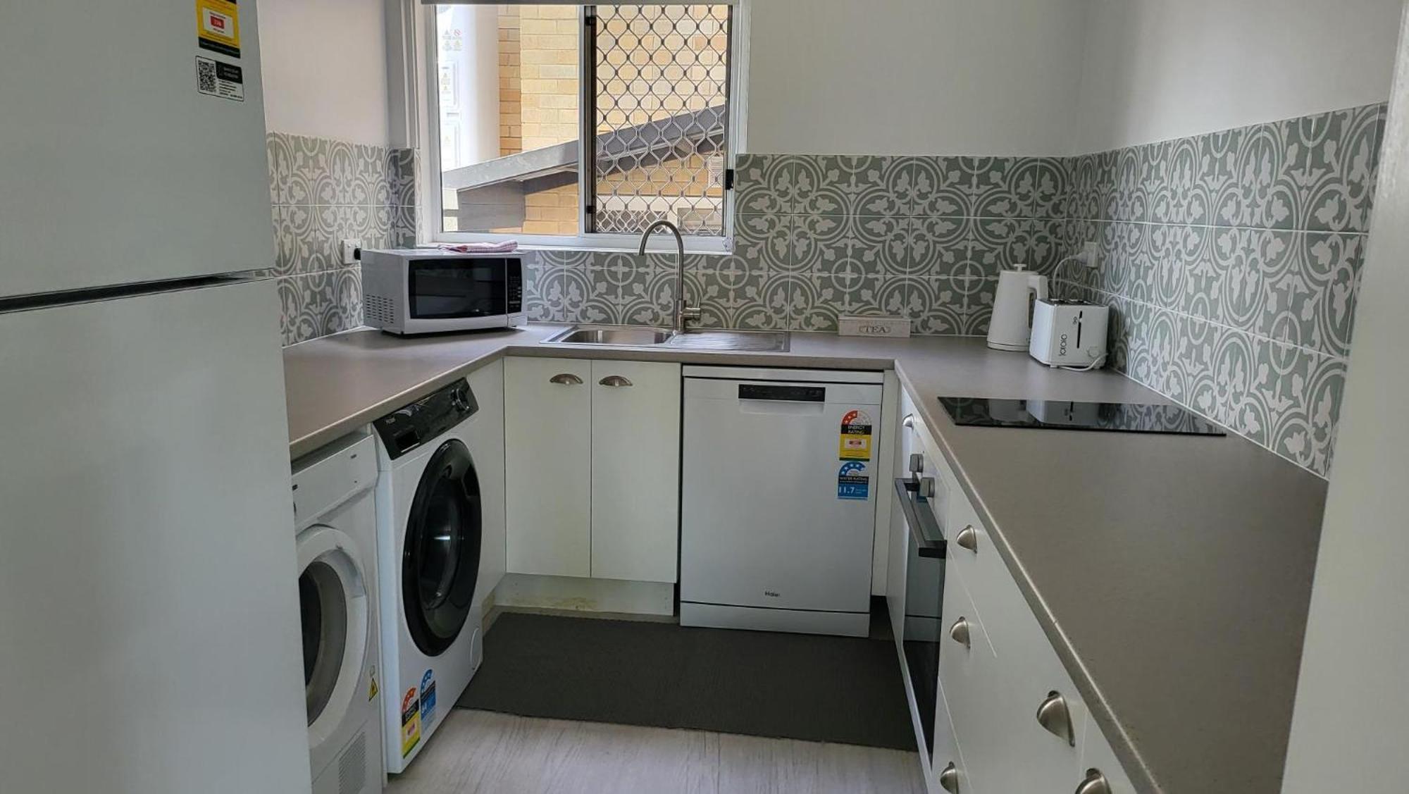 Husky 19 Beautifully Appointed Apartments - Great Location - In The Heart Of Husky ハスキッソン エクステリア 写真