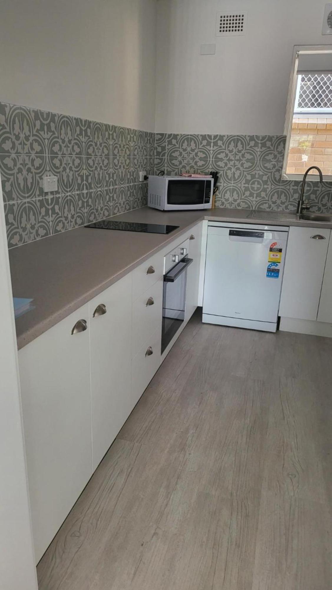 Husky 19 Beautifully Appointed Apartments - Great Location - In The Heart Of Husky ハスキッソン エクステリア 写真