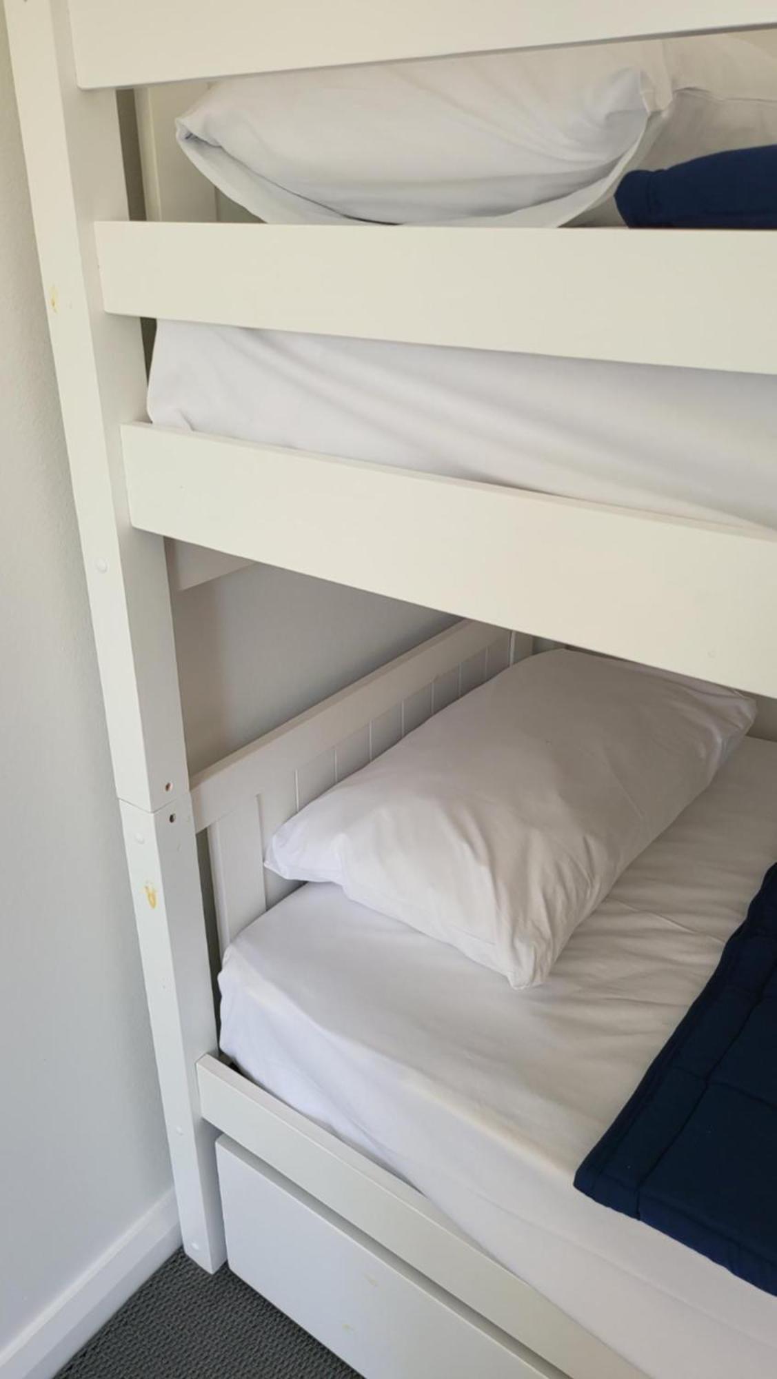 Husky 19 Beautifully Appointed Apartments - Great Location - In The Heart Of Husky ハスキッソン エクステリア 写真