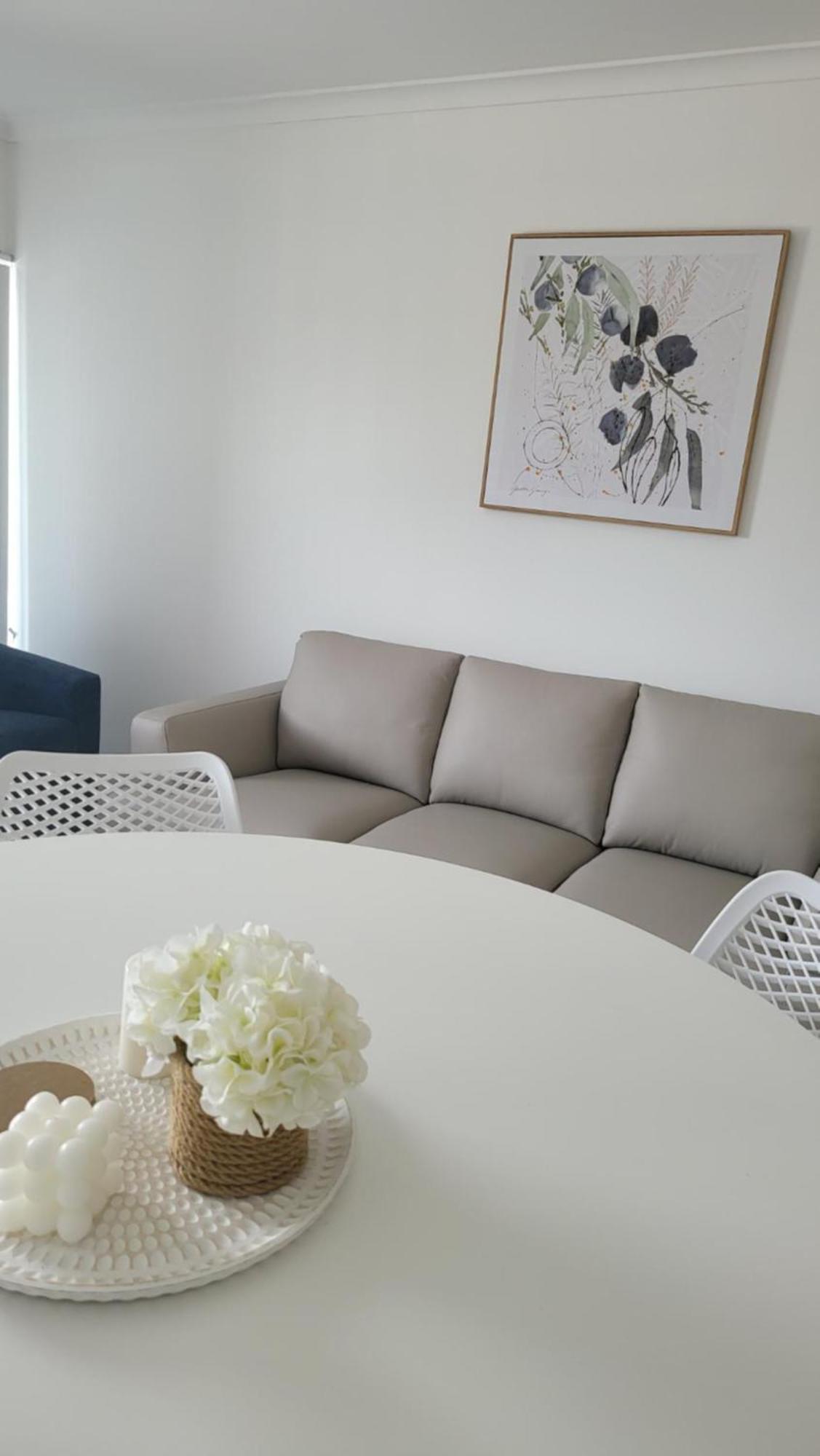 Husky 19 Beautifully Appointed Apartments - Great Location - In The Heart Of Husky ハスキッソン エクステリア 写真