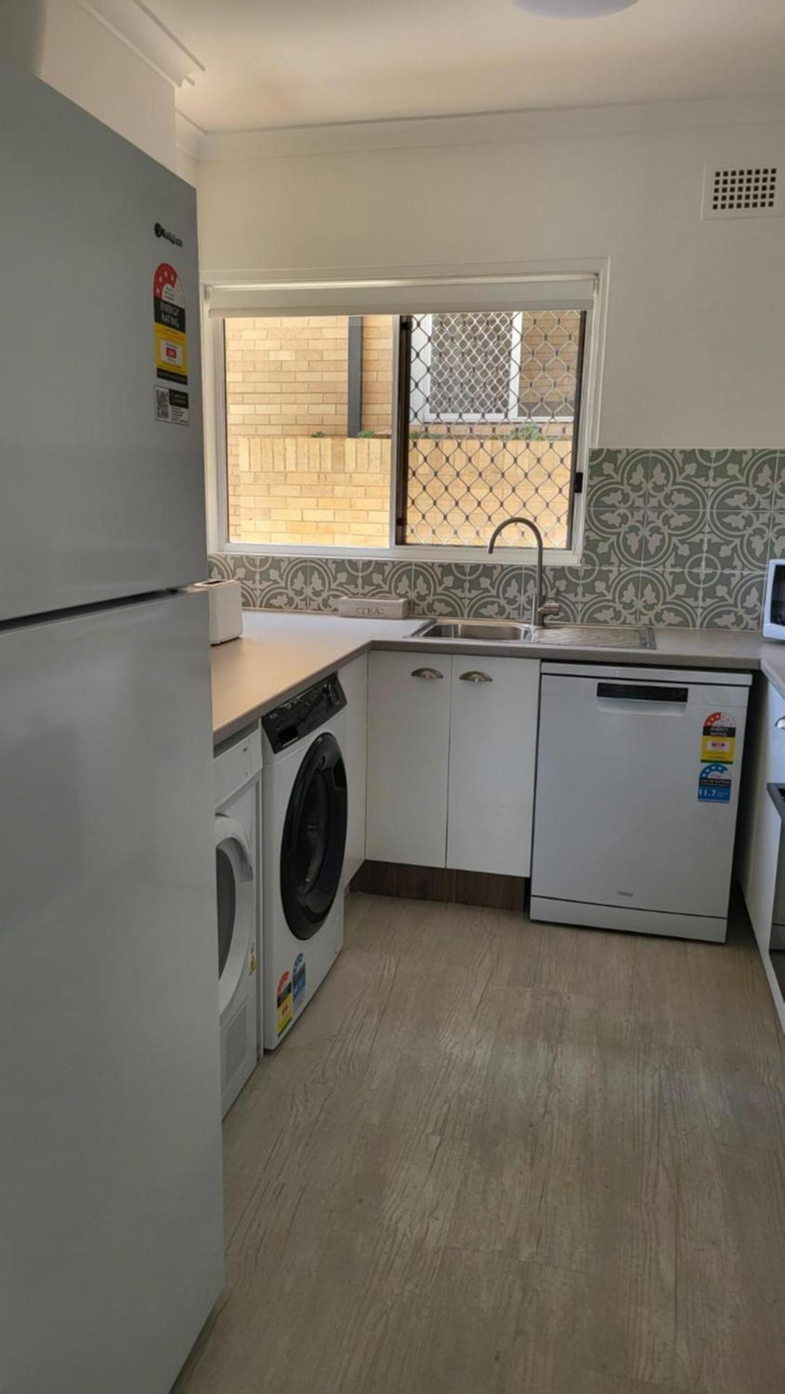 Husky 19 Beautifully Appointed Apartments - Great Location - In The Heart Of Husky ハスキッソン エクステリア 写真