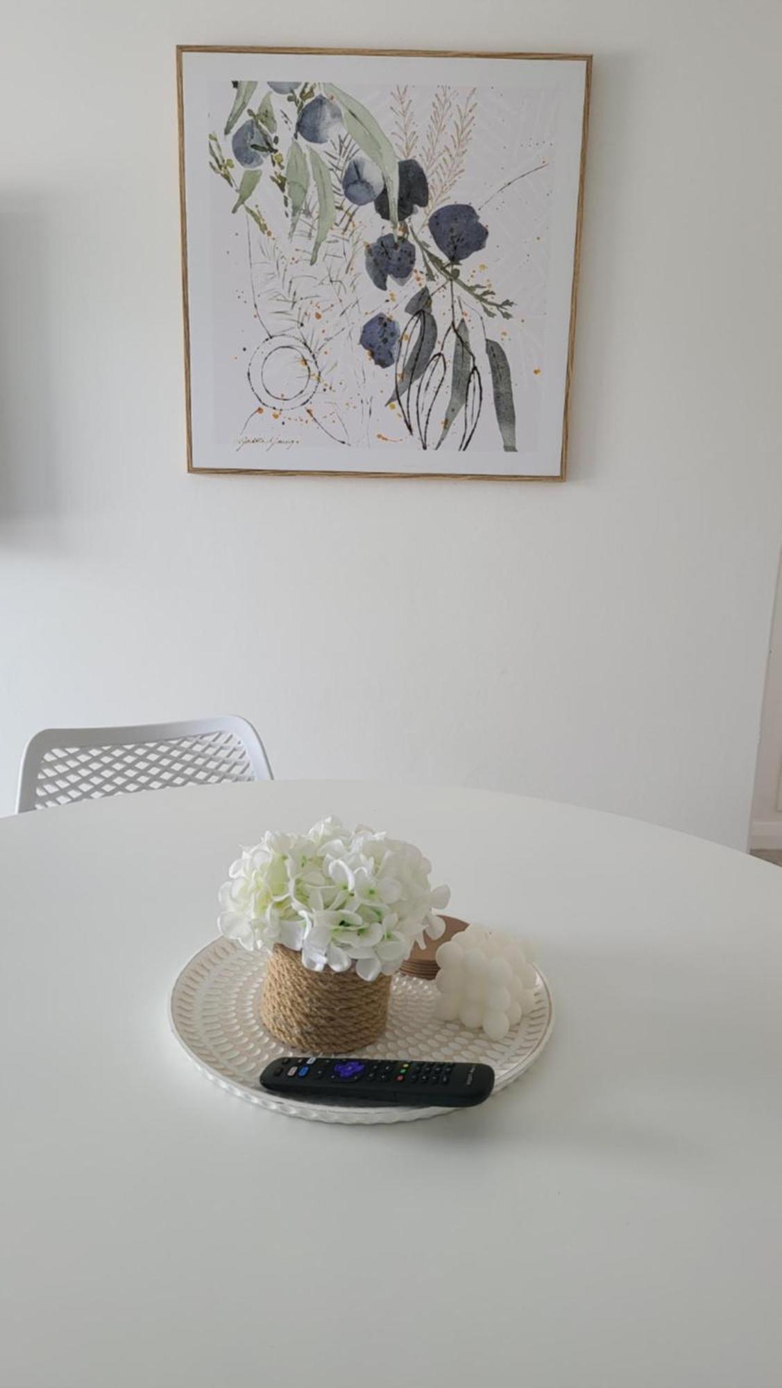 Husky 19 Beautifully Appointed Apartments - Great Location - In The Heart Of Husky ハスキッソン エクステリア 写真