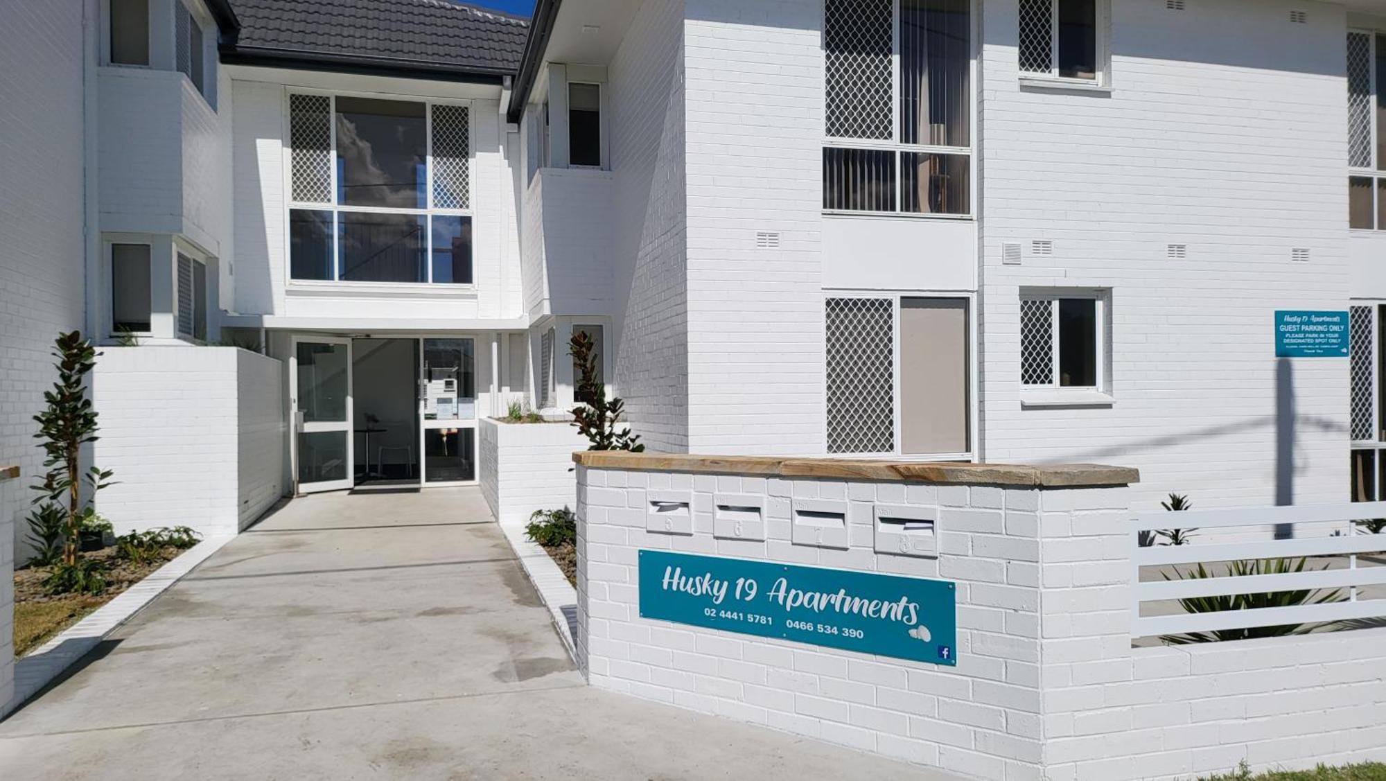 Husky 19 Beautifully Appointed Apartments - Great Location - In The Heart Of Husky ハスキッソン エクステリア 写真